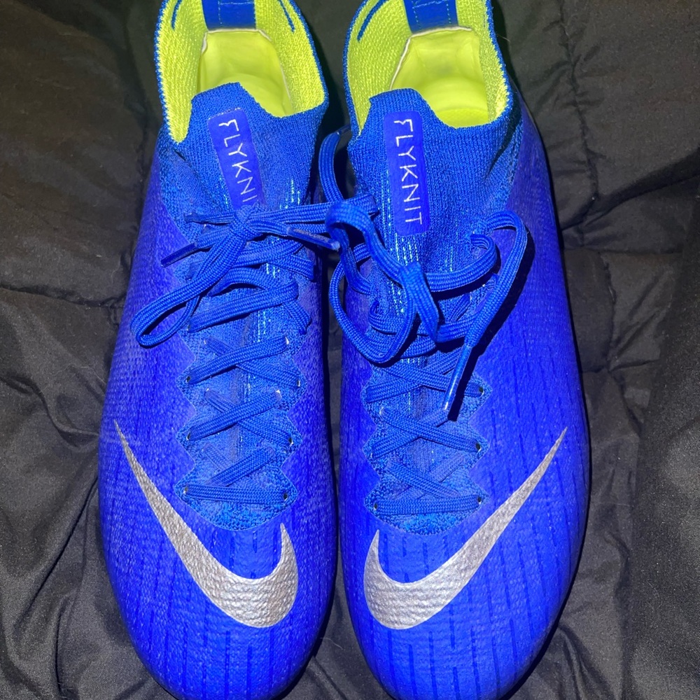 soccer cleats unisex